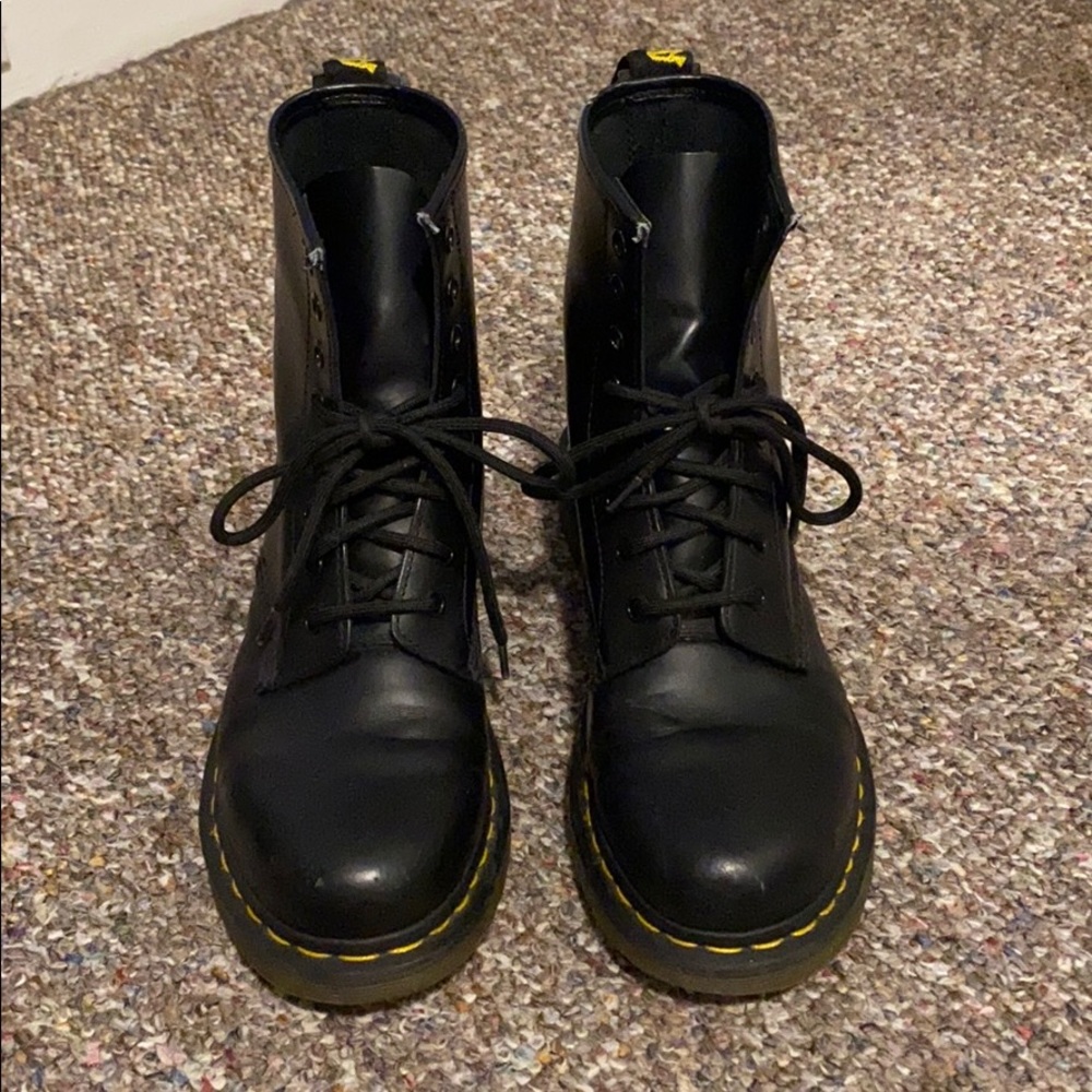 Dr Marten 1460 WOMENS SMOOTH LEATHER LACE UP BOOTS